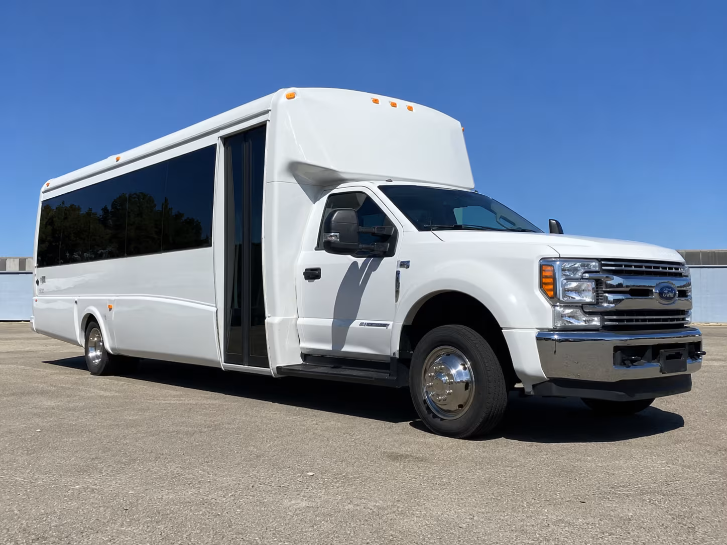 carrollton charter bus rentals for airport transfers