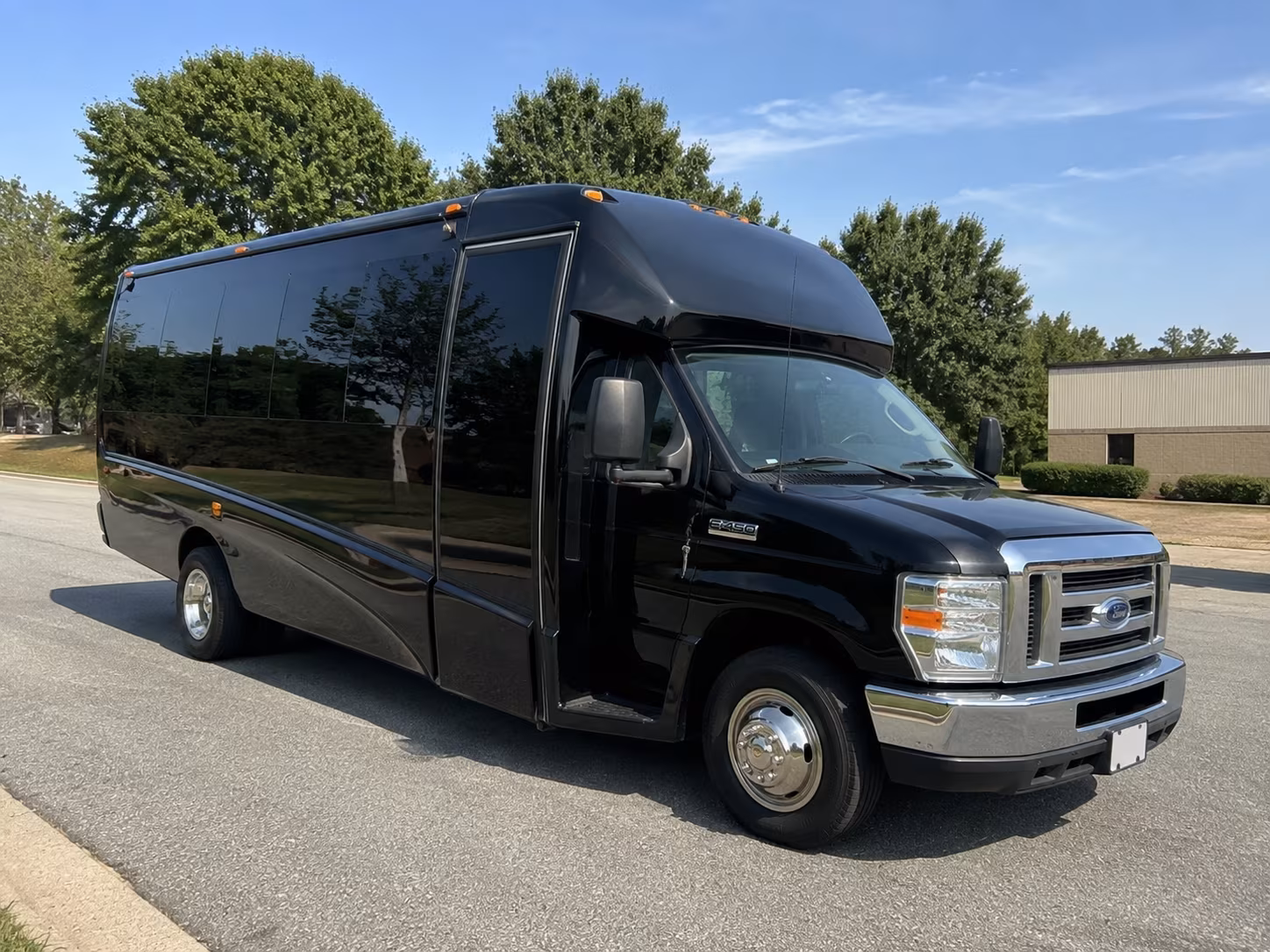 find a bus to the fort worth zoo for a day your students will never forget